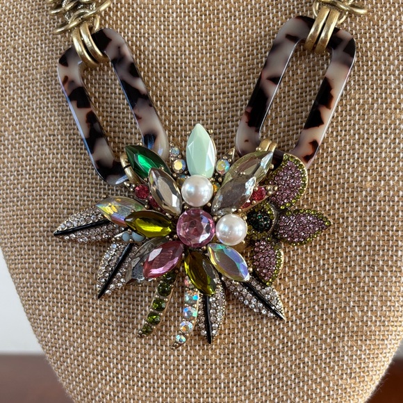Stella & Dot Belle Statement Tortoise Necklace with Multicolor Crystal Pendant - Picture 3 of 9